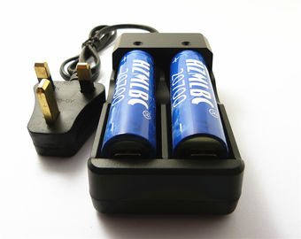 China UK Plug Rechargeable Battery Charger 2A For High Capacity Lithium Batteries supplier